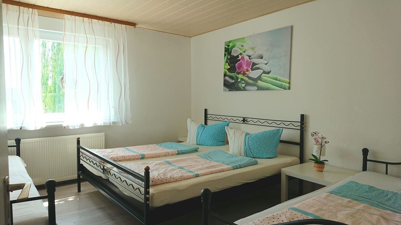 Photo of Bedroom in Rust