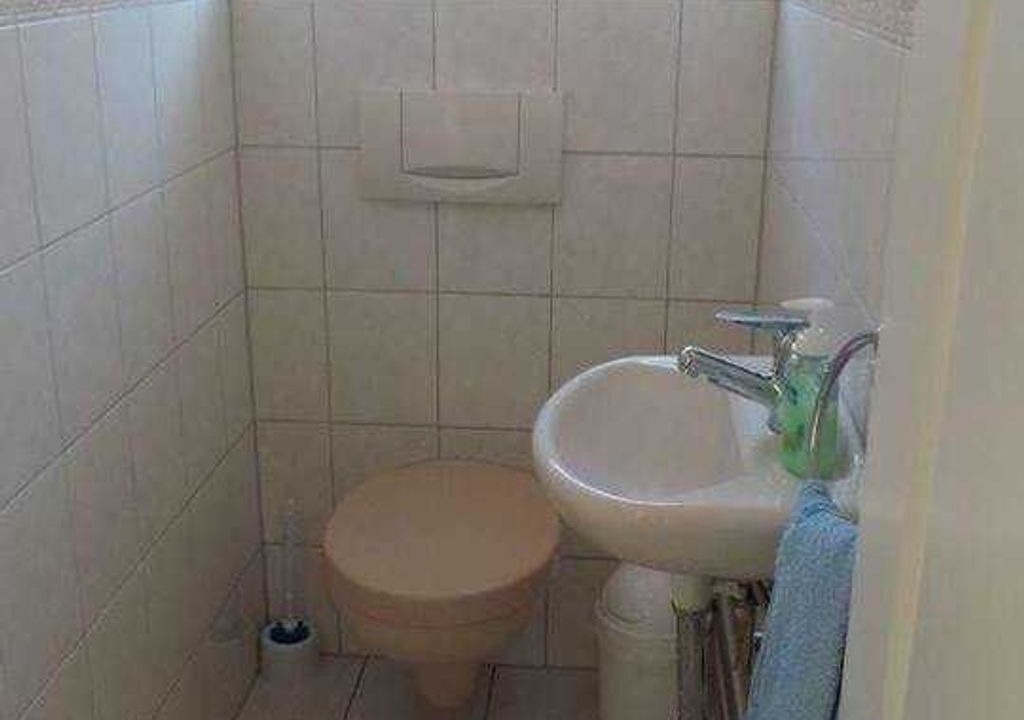 Photo of Bathroom in Rust
