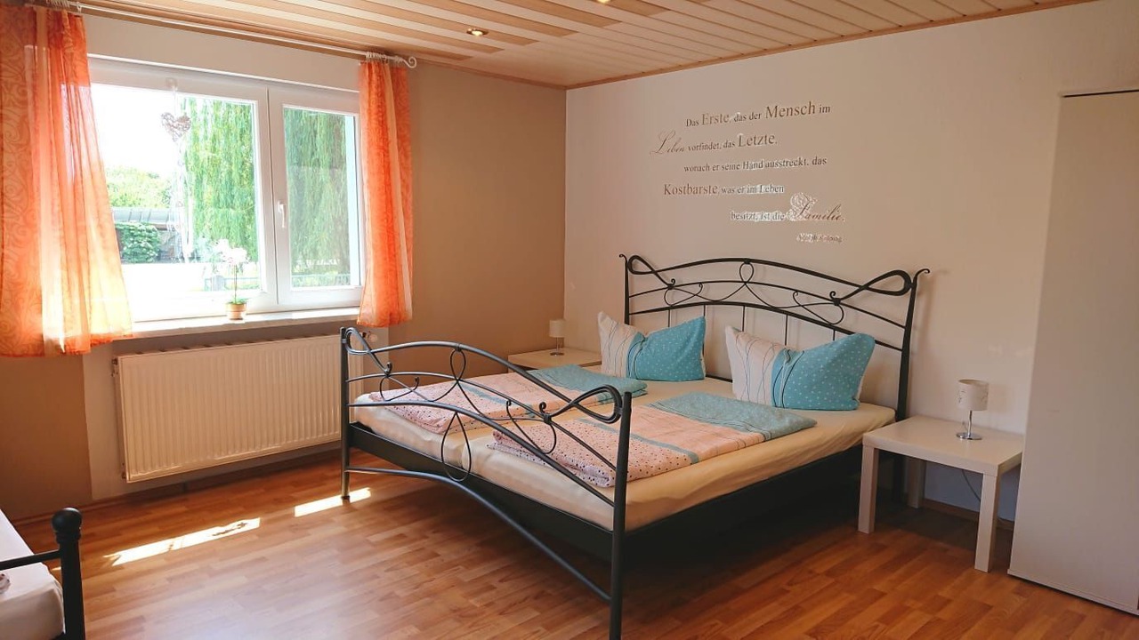Photo of Bedroom in Rust