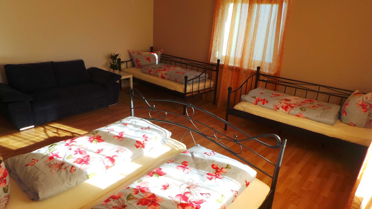 Photo of Bedroom in Rust