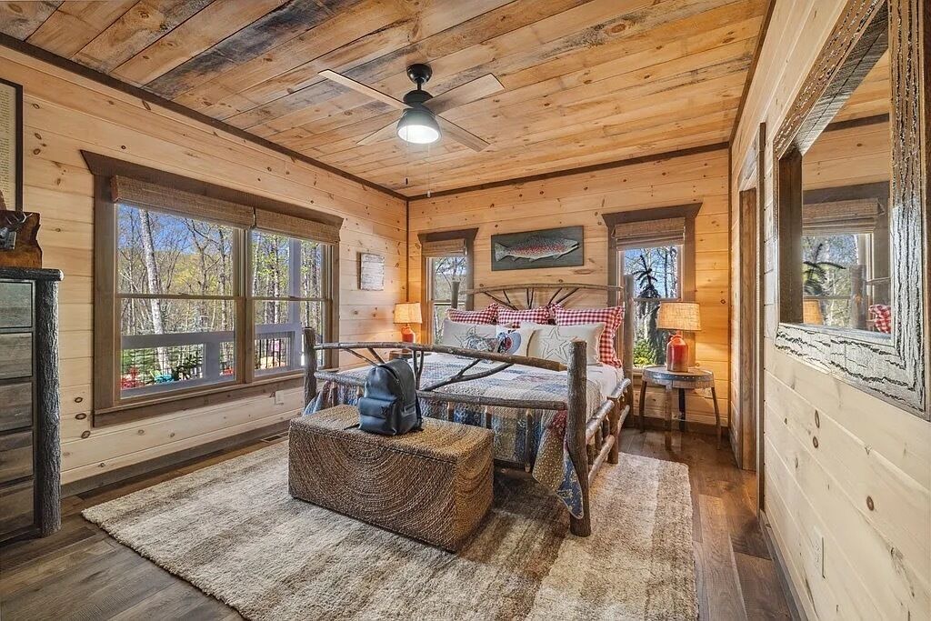 Photo of Bedroom in Cherry Log