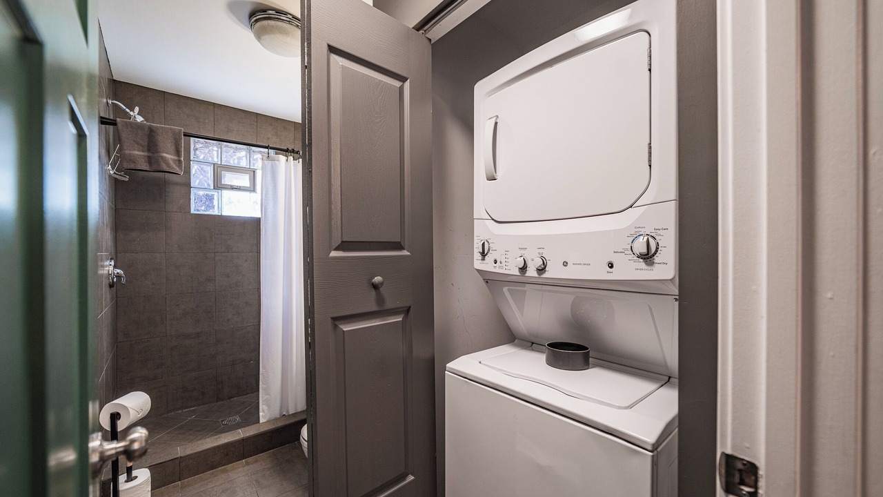 Photo of Bathroom in Wrigleyville