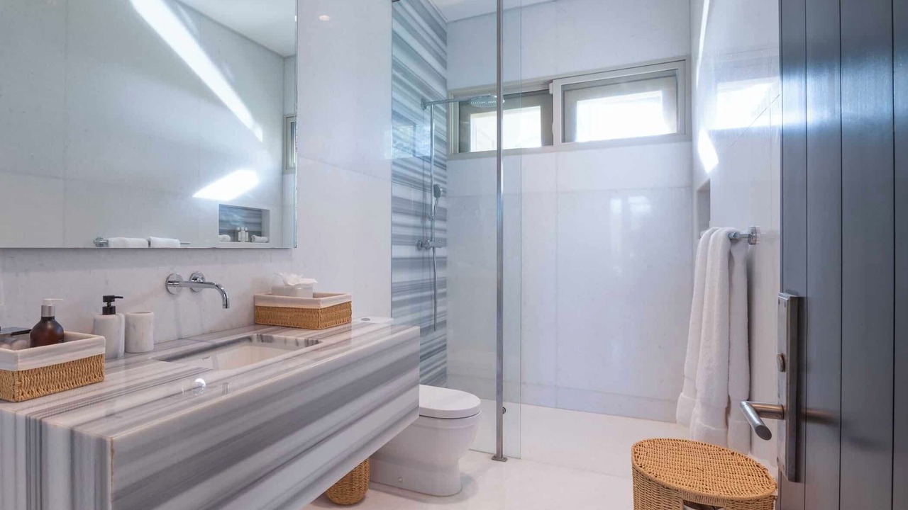 Photo of Bathroom in Little Battaleys