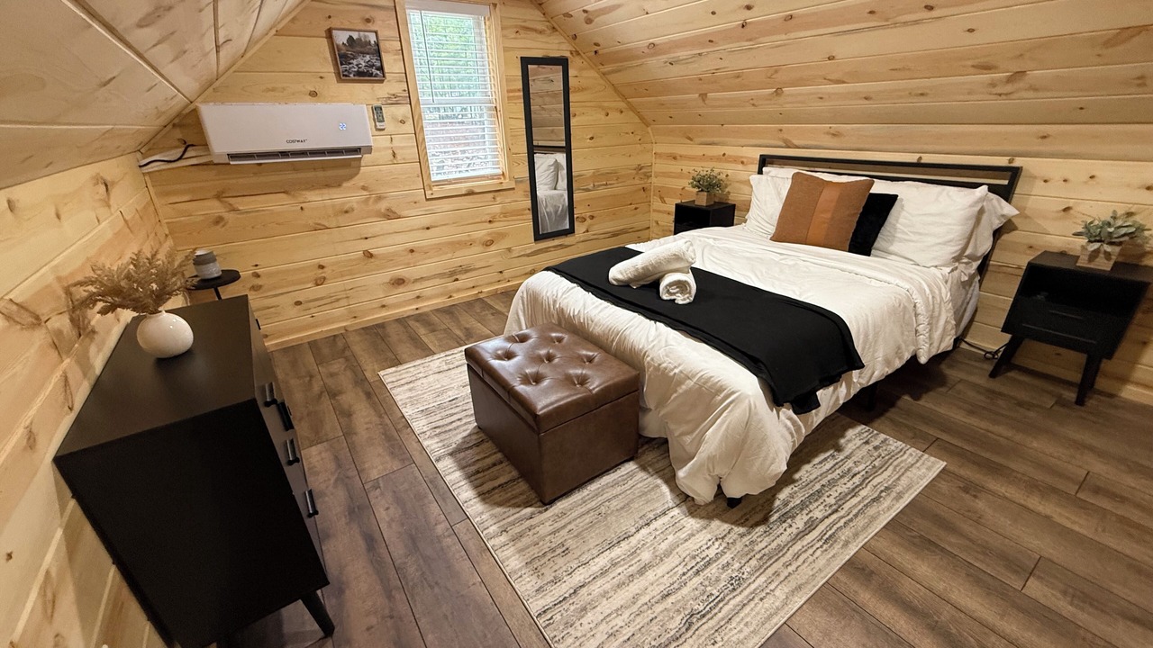 Photo of Bedroom in Lakeville