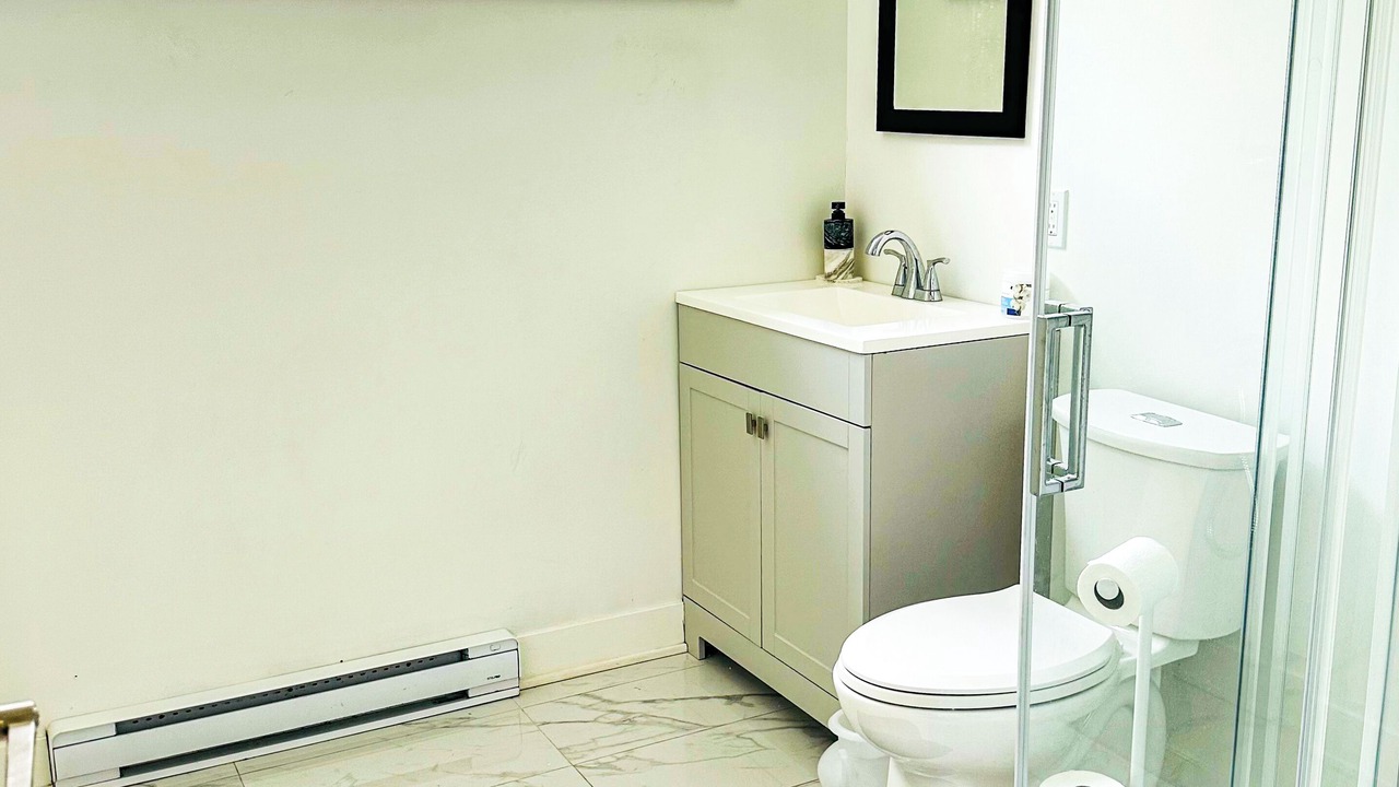 Photo of Bathroom in Saint-Hubert