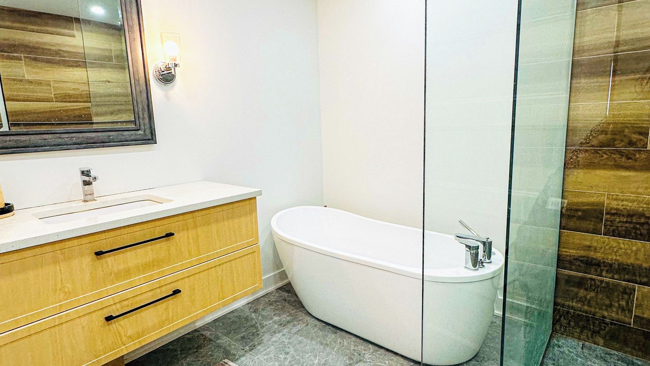 Photo of Bathroom in Saint-Hubert