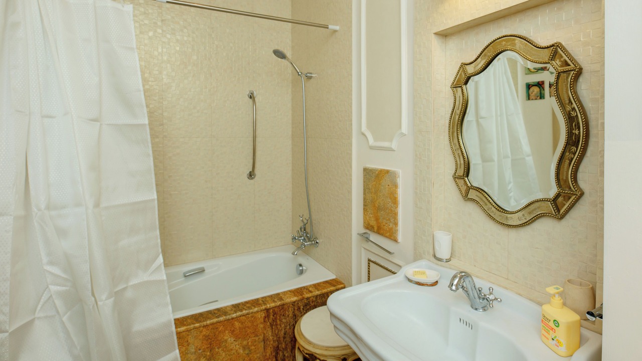 Photo of Bathroom in Kentron
