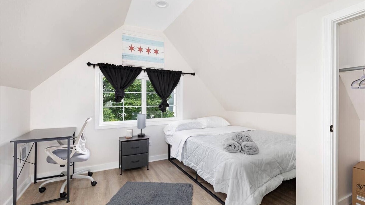 Photo of Bedroom in Logan Square