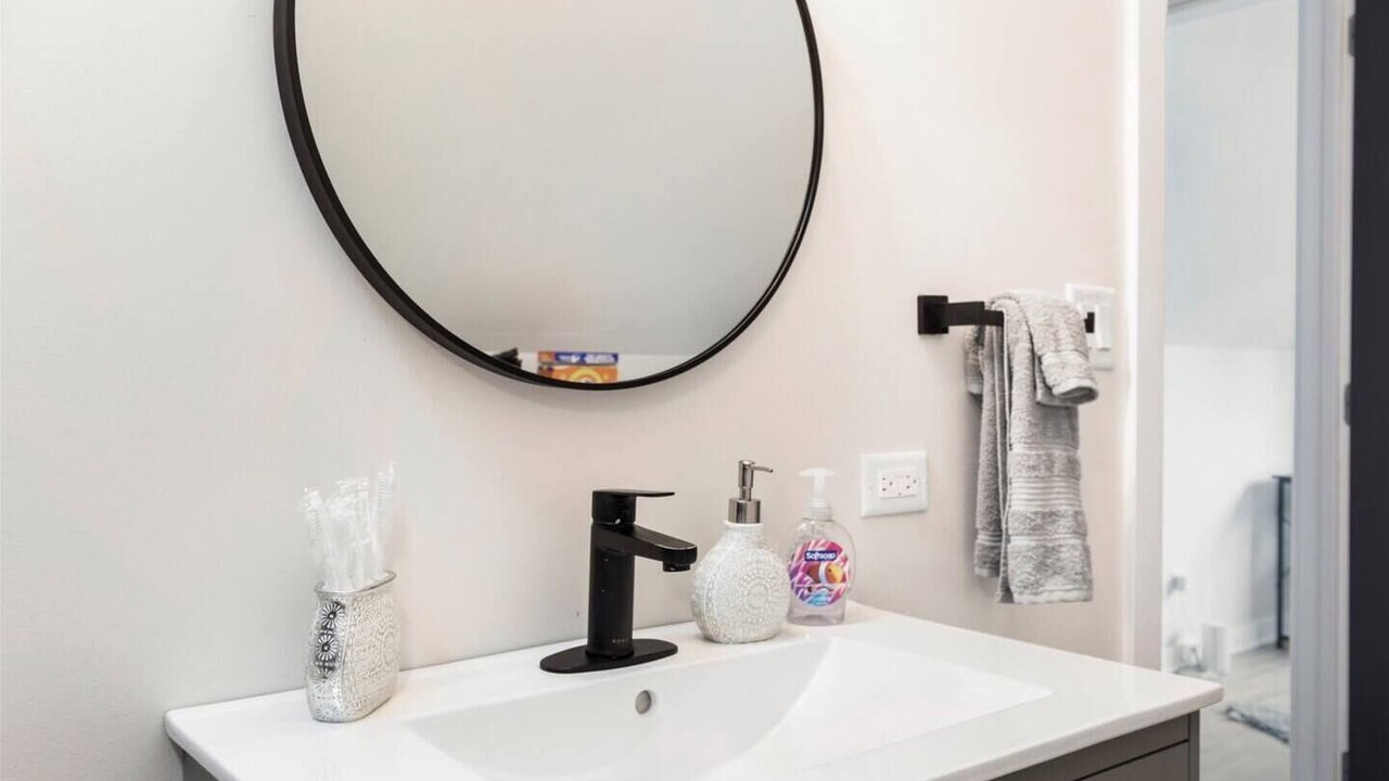 Photo of Bathroom in Logan Square