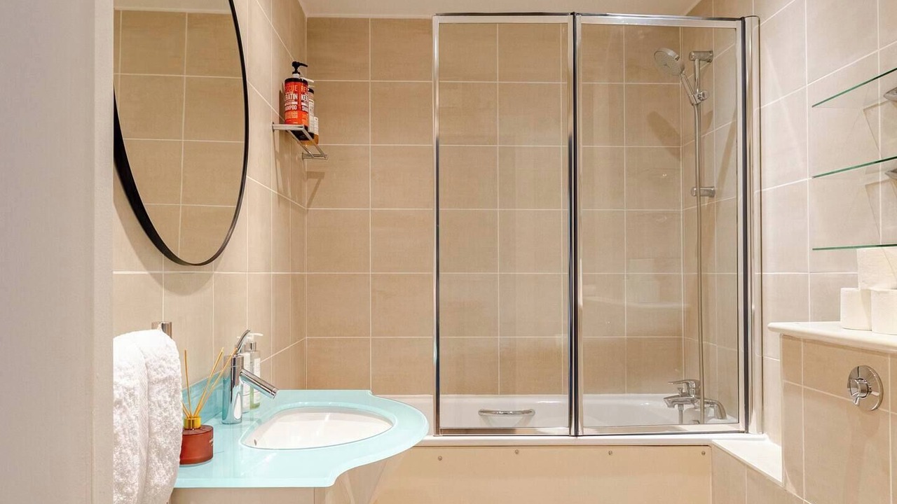 Photo of Bathroom in Wapping
