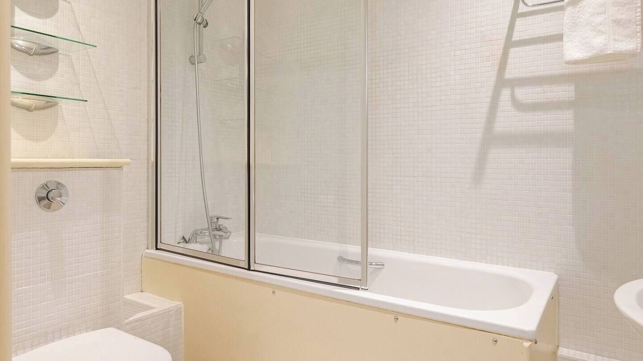 Photo of Bathroom in Wapping