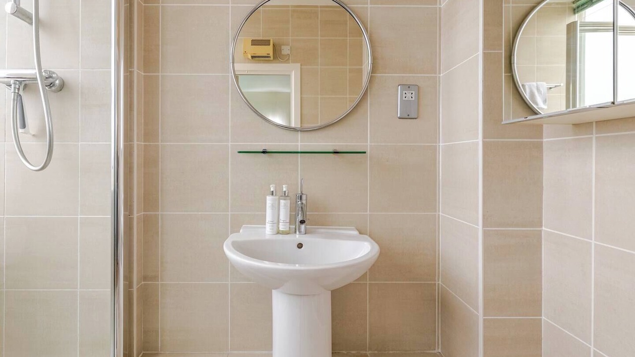 Photo of Bathroom in Wapping