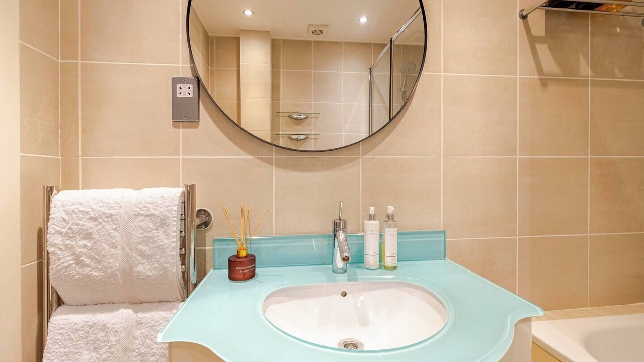 Photo of Bathroom in Wapping