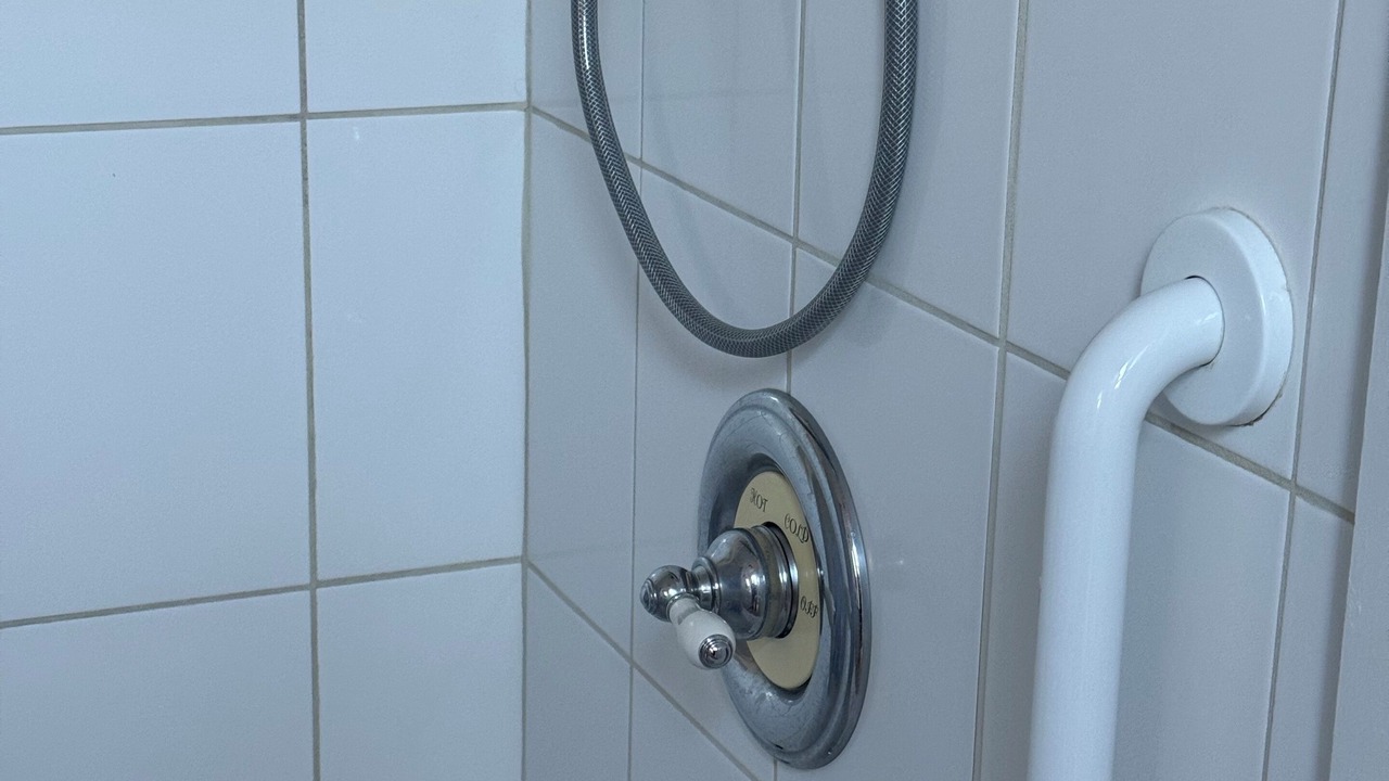 Photo of Bathroom in Warren
