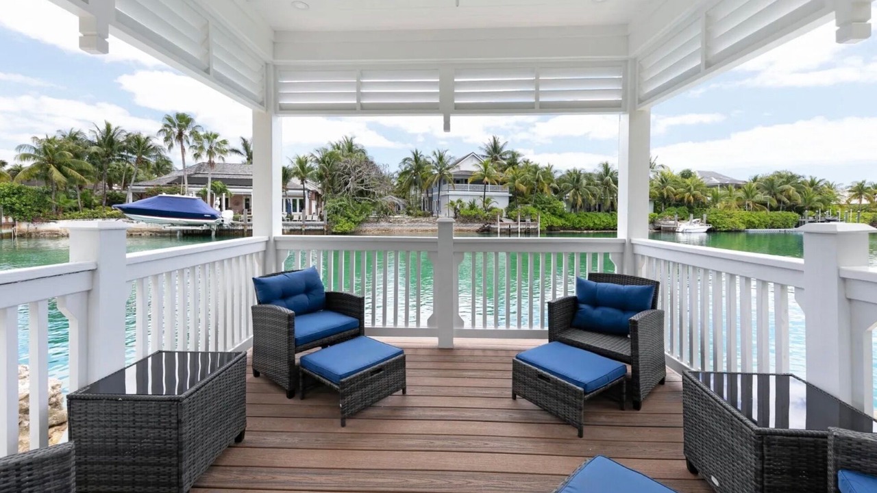 Photo of Patio Balcony in Lyford Cay