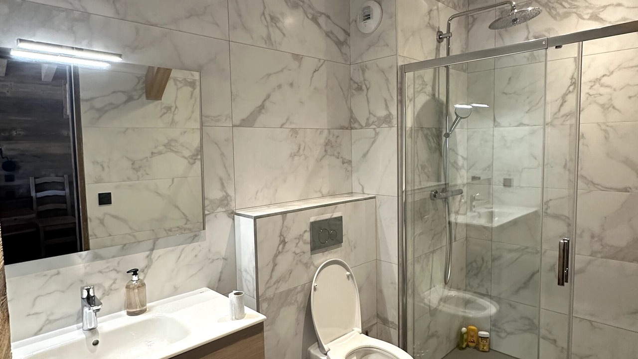 Photo of Bathroom in Eclose-Est