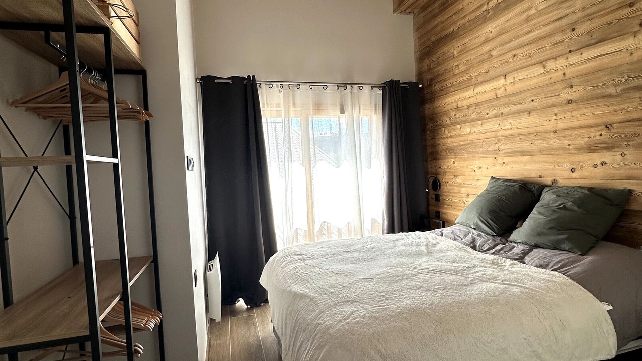 Photo of Bedroom in Eclose-Est