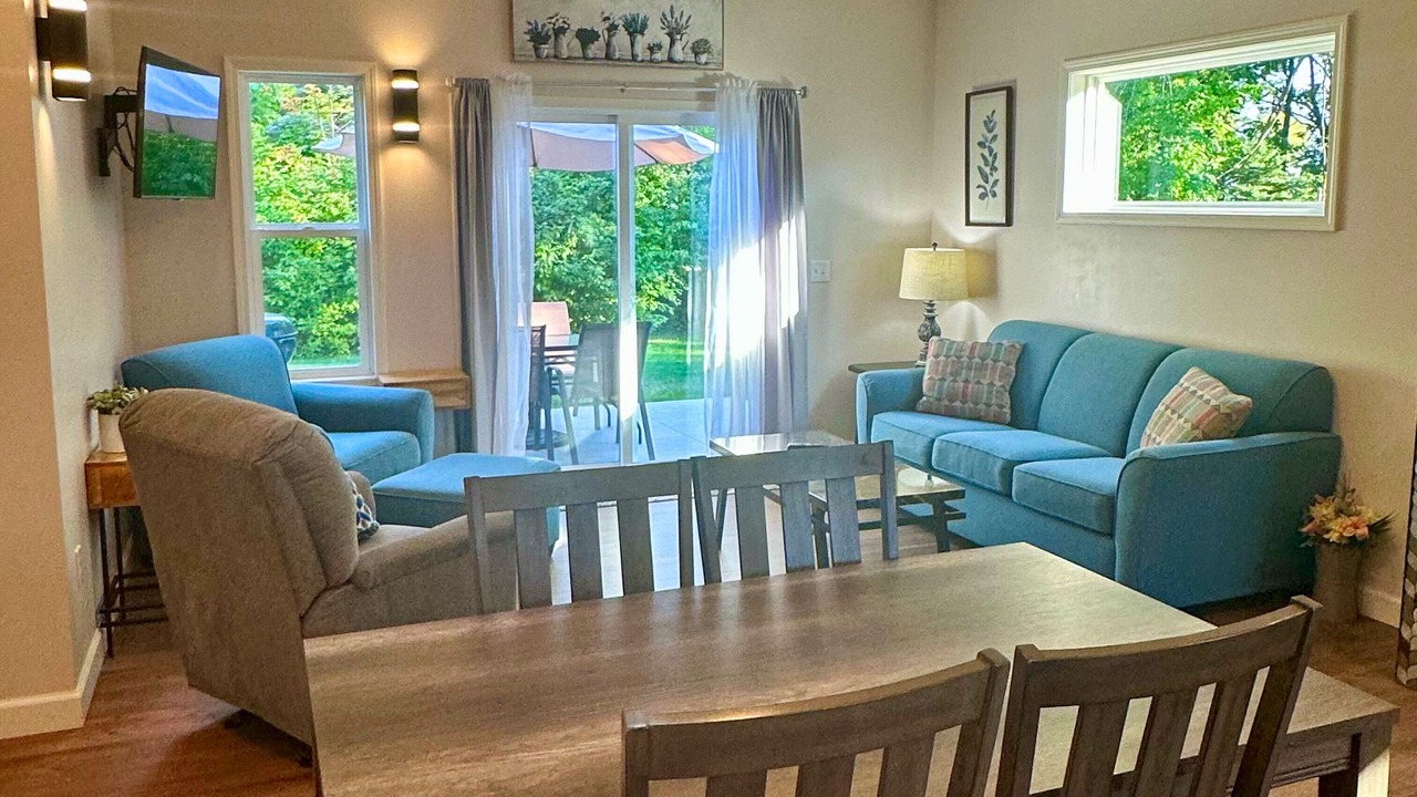Photo of Livingroom in Cadillac