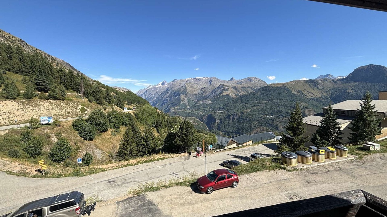 Photo of Outdoor in Auris