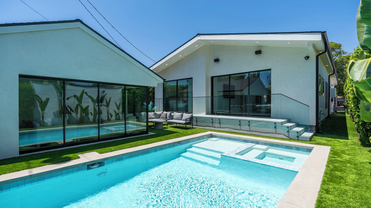 Photo of Outdoor in Valley Village