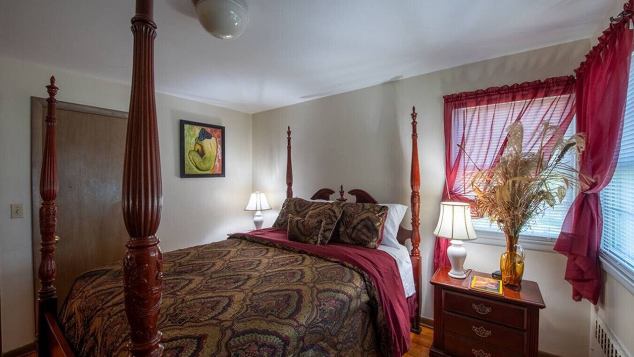 Photo of Bedroom in West New Haven