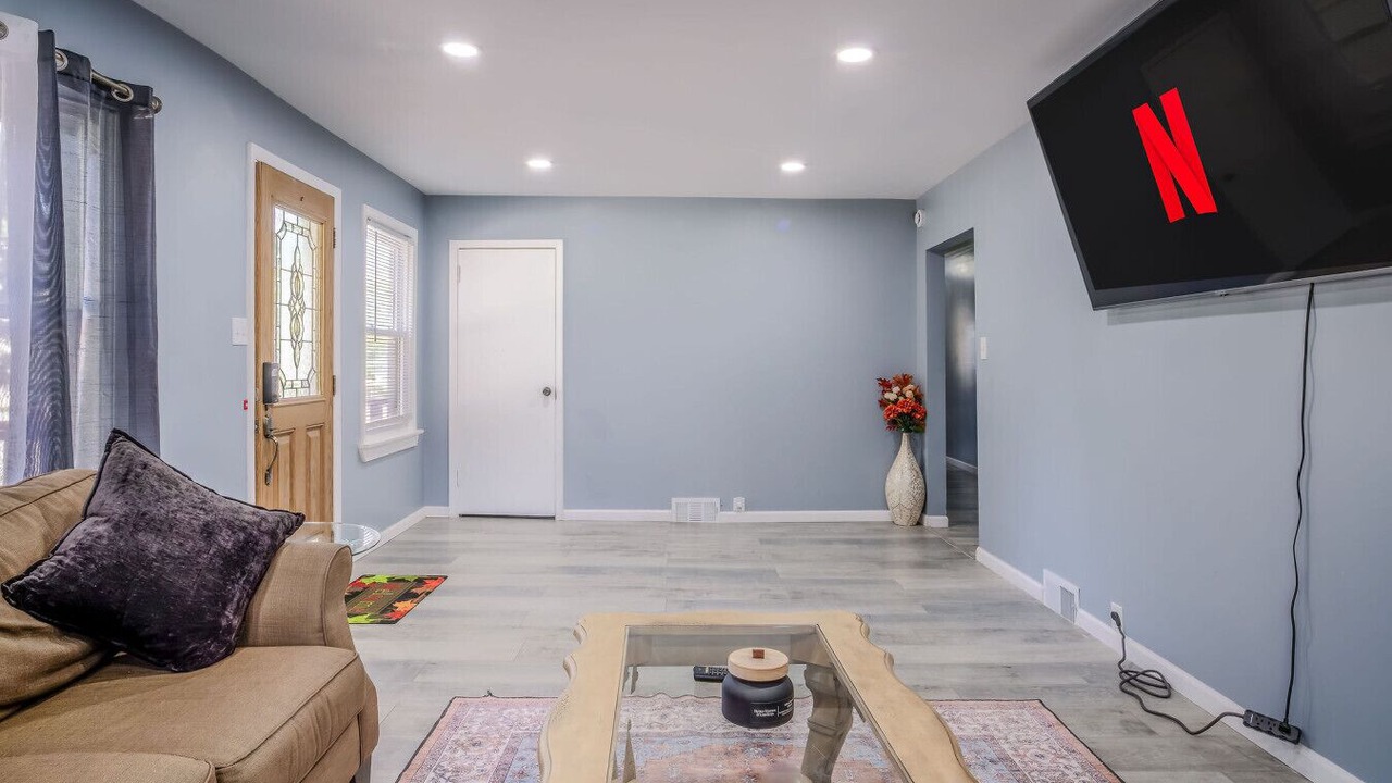 Photo of Livingroom in Fox Lake
