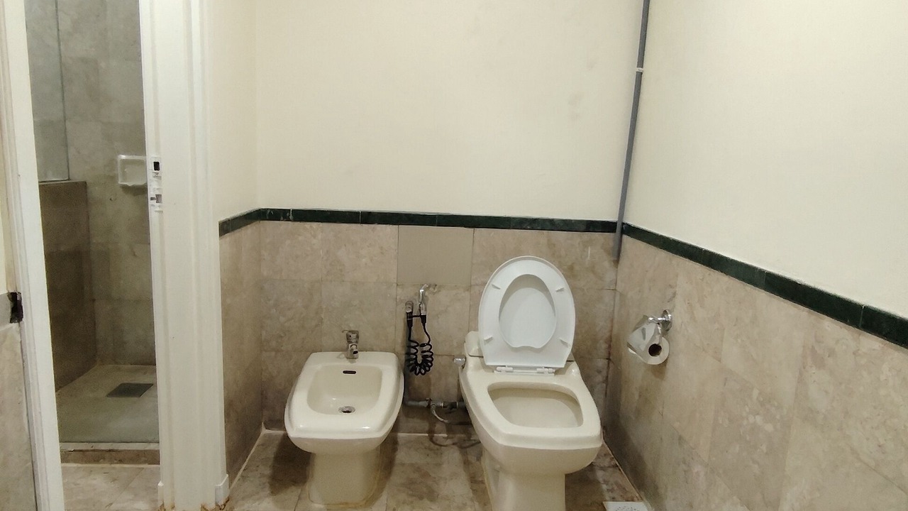 Photo of Bathroom in Imbi