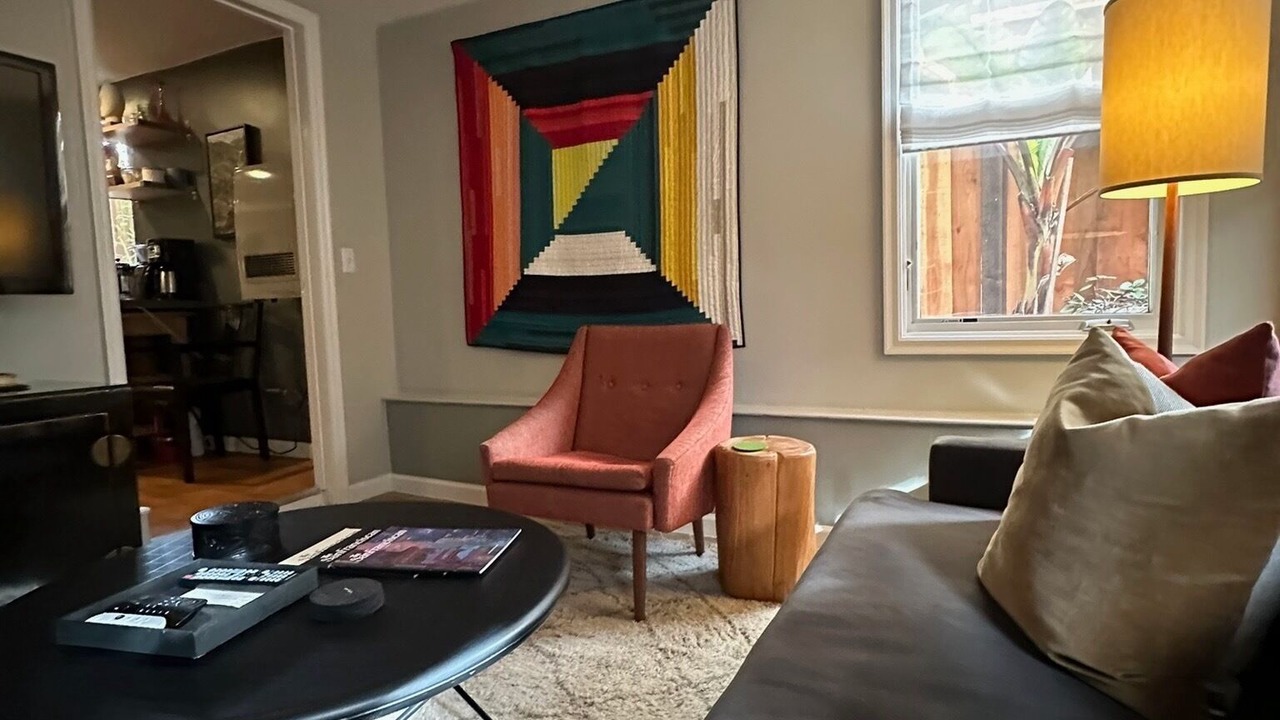 Photo of Livingroom in Inner Mission