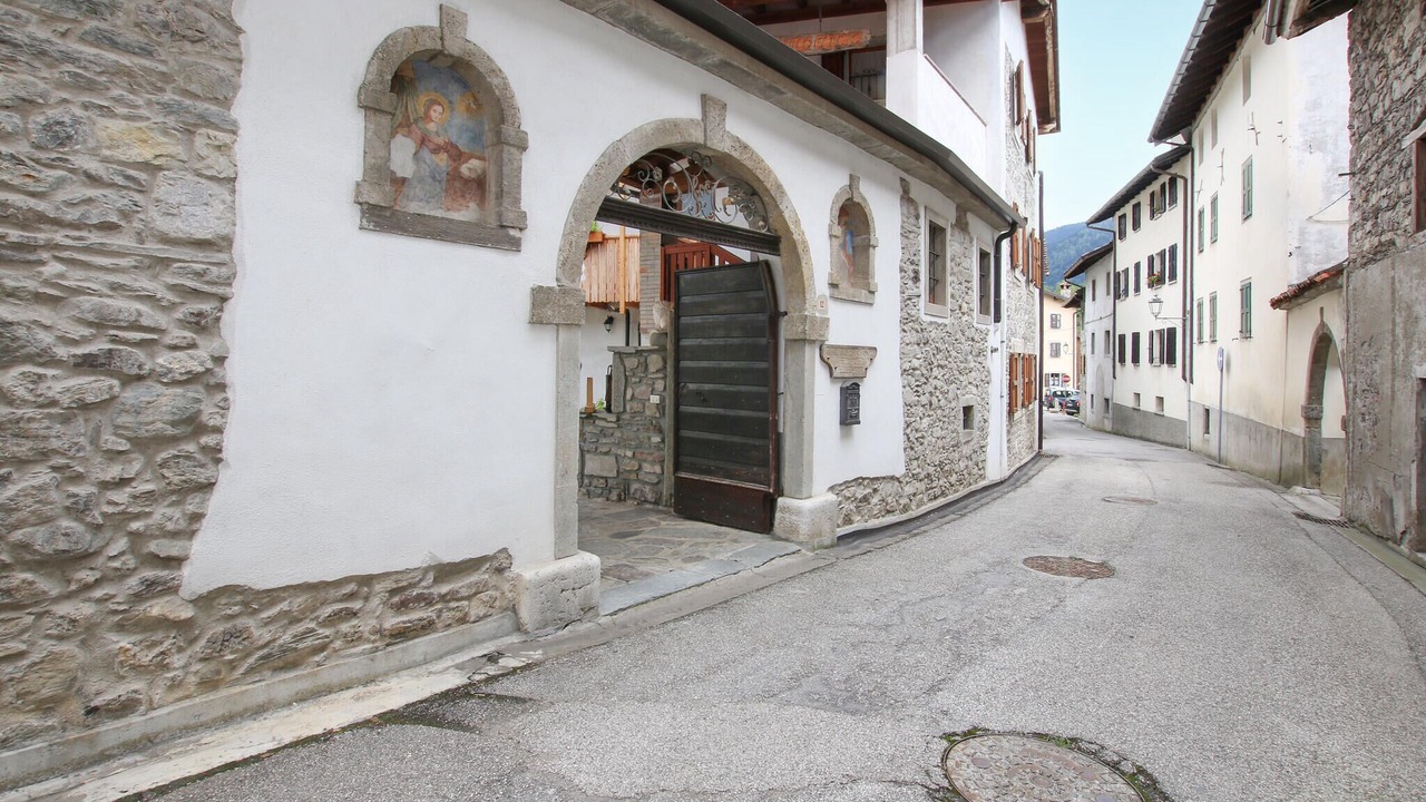 Photo of Others in Sutrio