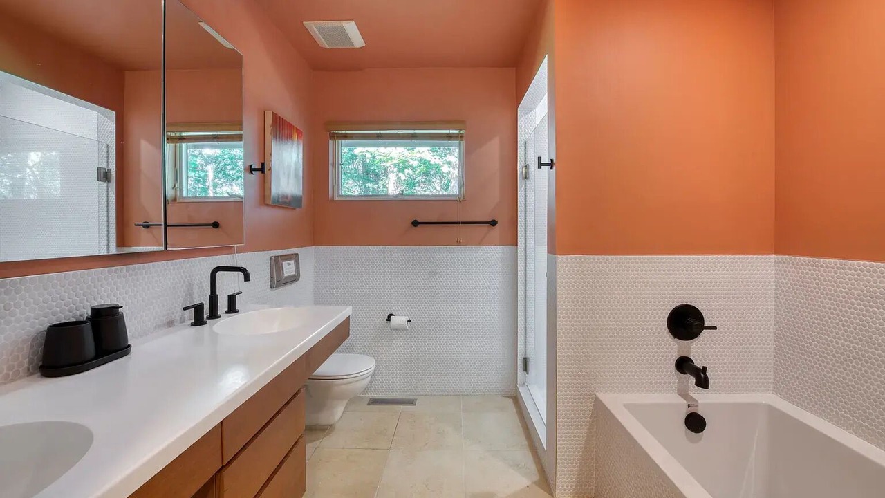 Photo of Bathroom in Silver Beach