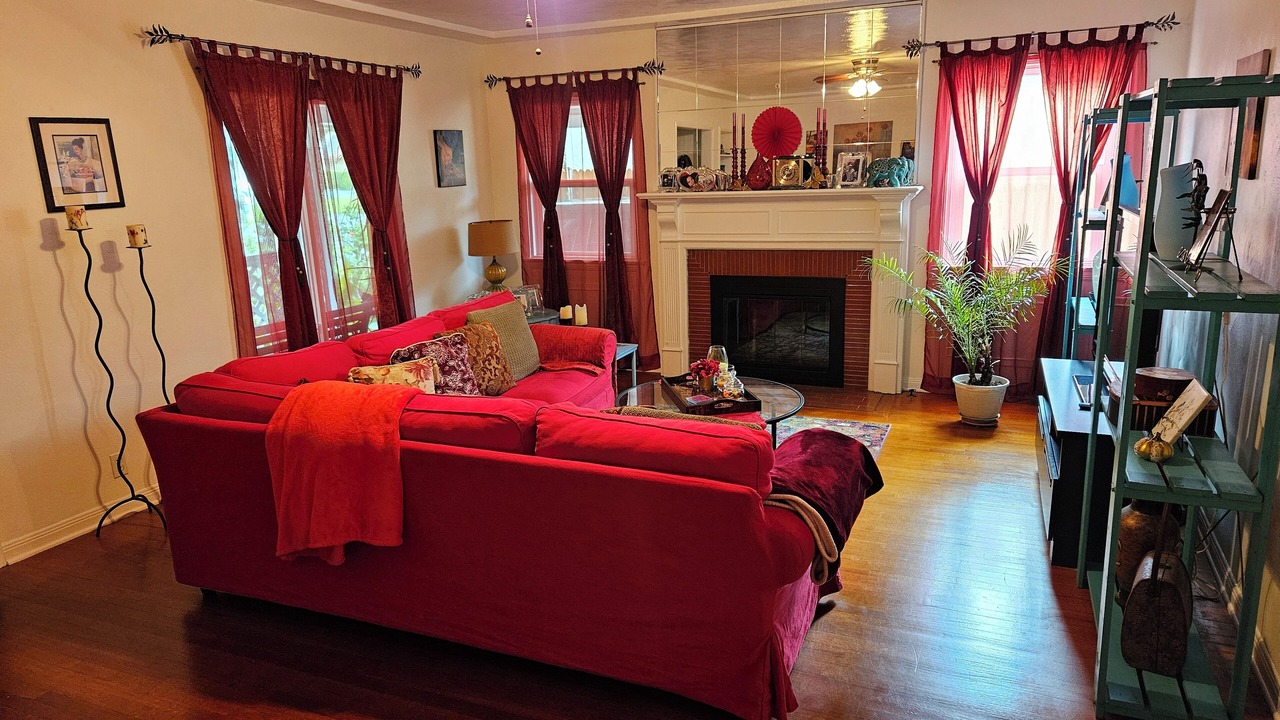 Photo of Livingroom in South Wrigley