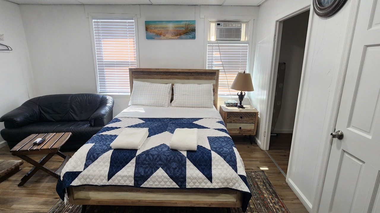 Photo of Bedroom in Stockade Historic District