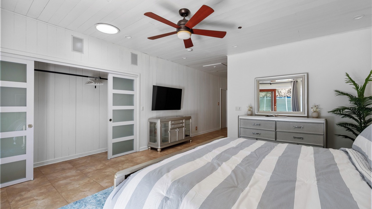 Photo of Bedroom in Glenoaks Canyon