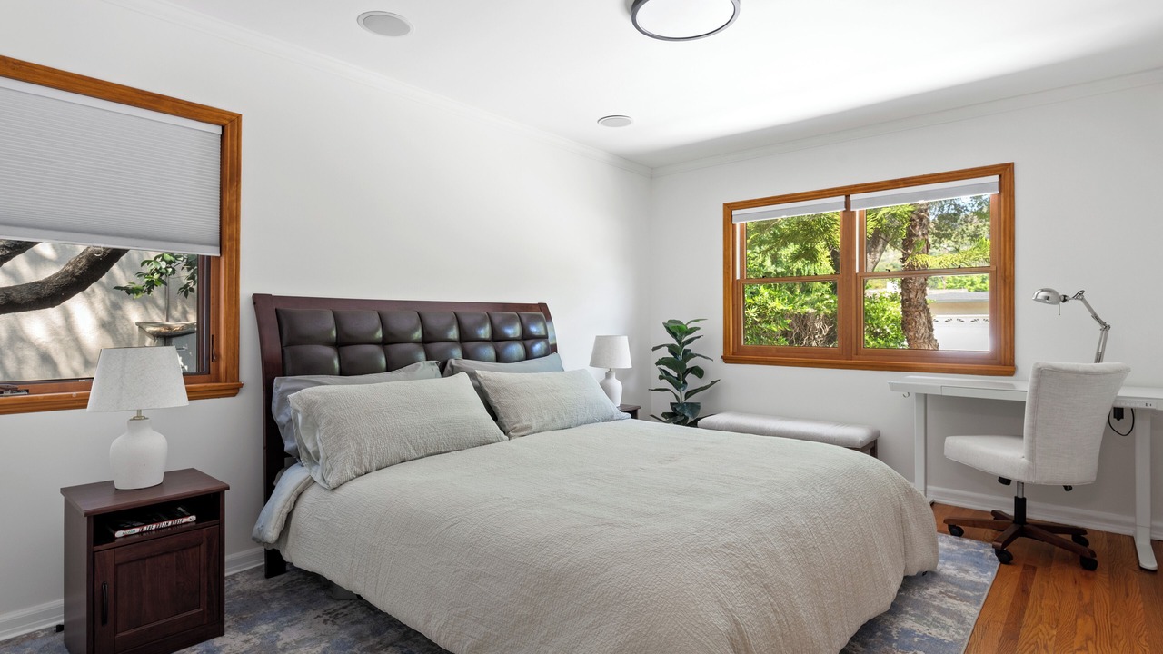 Photo of Bedroom in Glenoaks Canyon