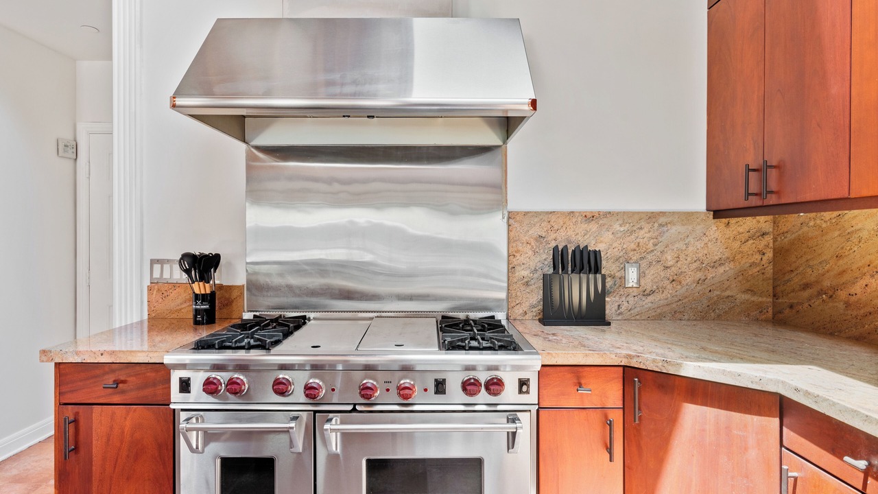 Photo of Kitchen in Glenoaks Canyon