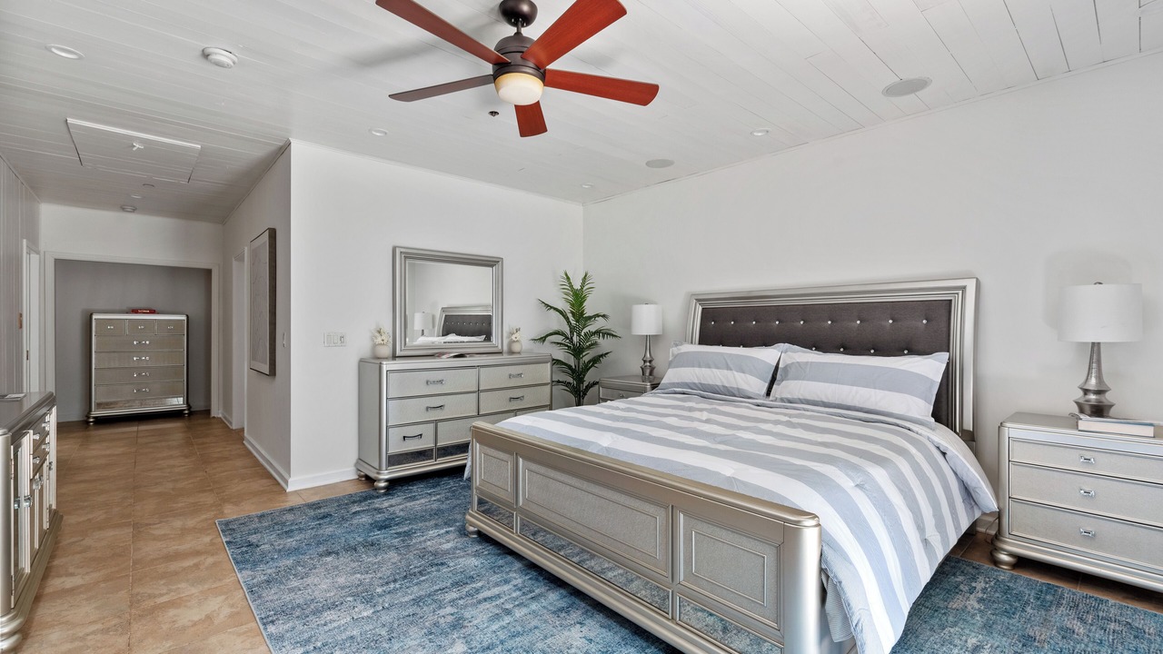 Photo of Bedroom in Glenoaks Canyon