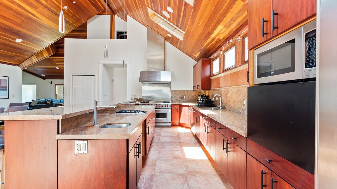 Photo of Kitchen in Glenoaks Canyon