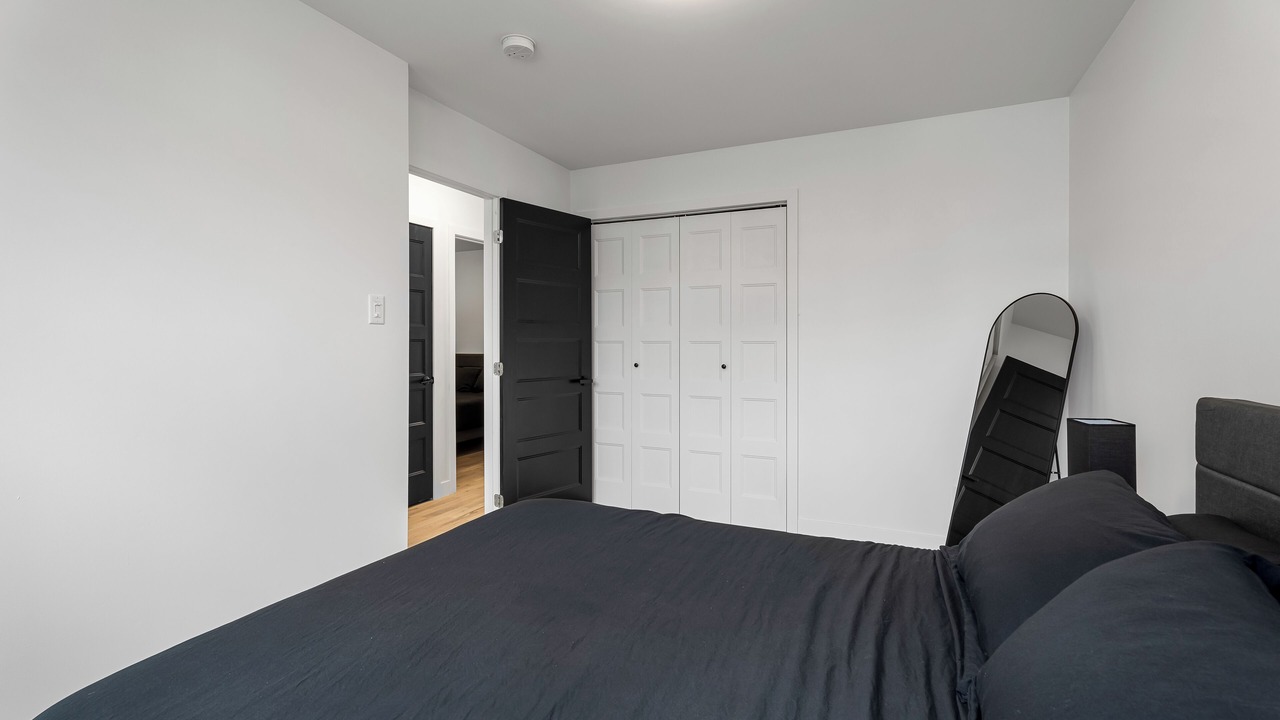 Photo of Bedroom in Longueuil