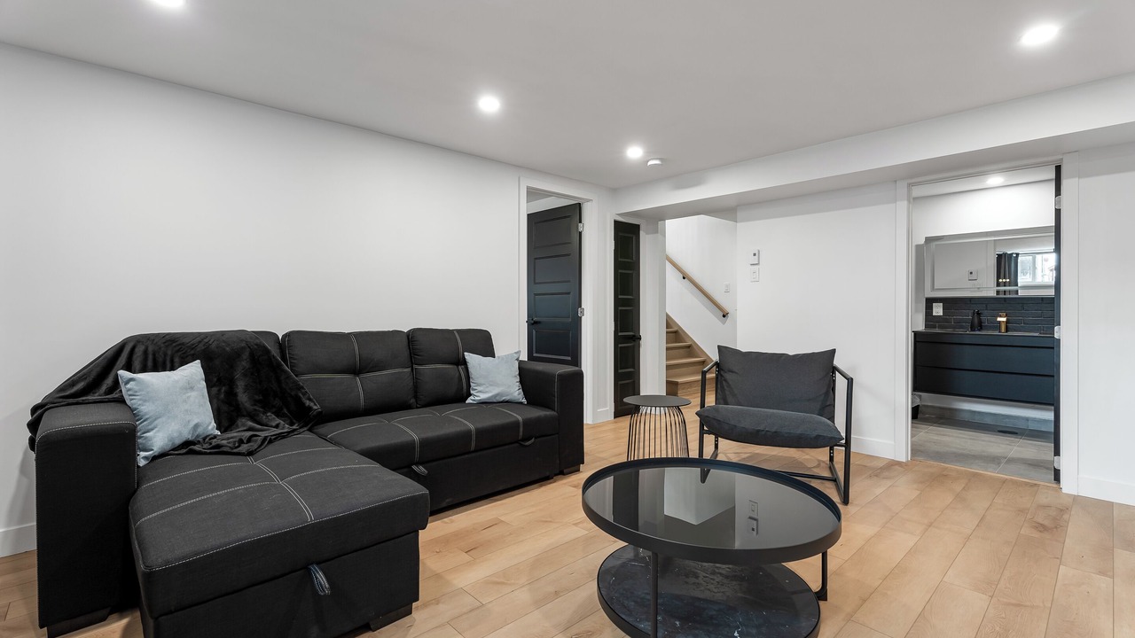Photo of Livingroom in Longueuil