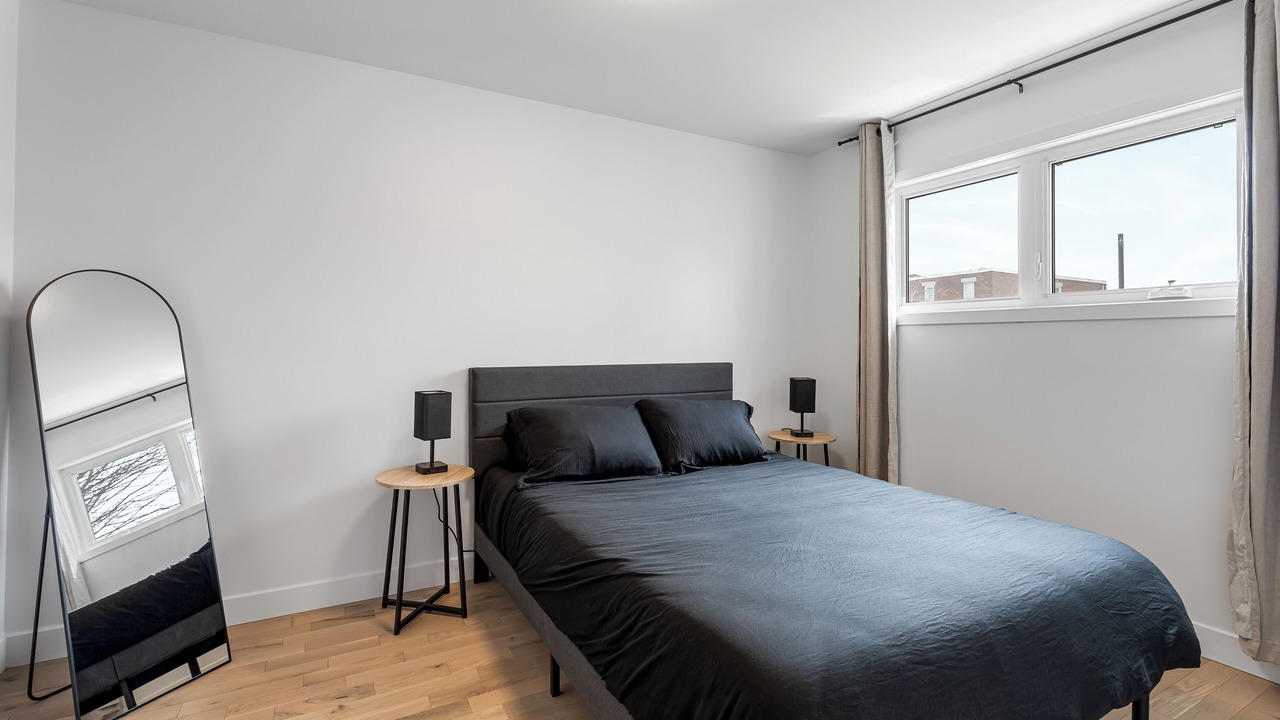 Photo of Bedroom in Longueuil