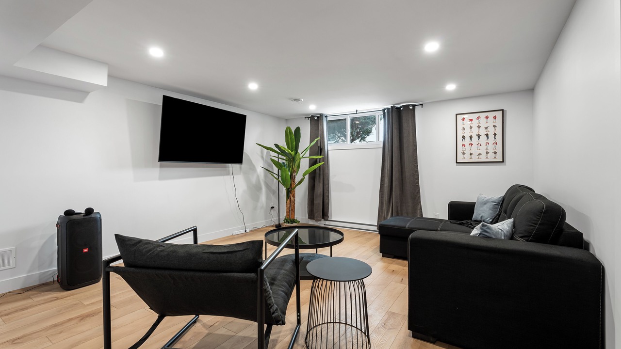 Photo of Livingroom in Longueuil