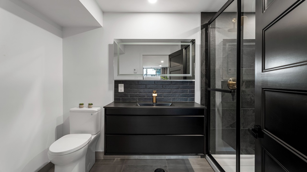 Photo of Bathroom in Longueuil