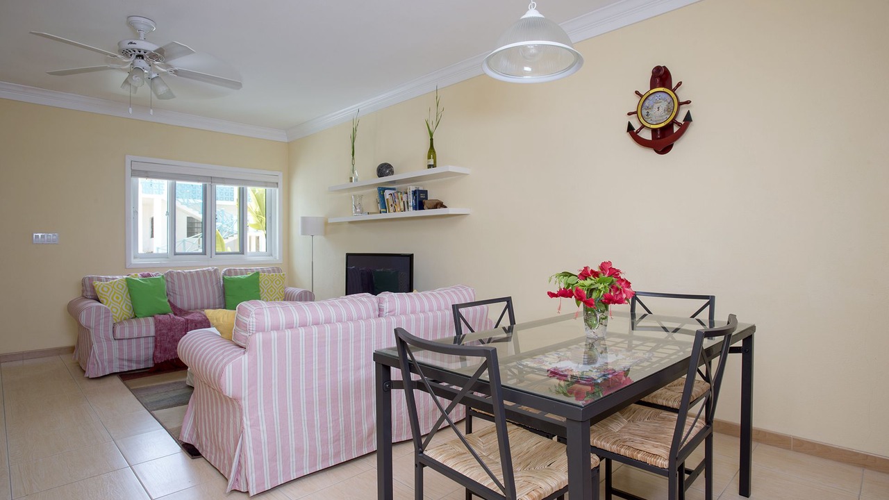 Photo of Livingroom in South Palmetto Point