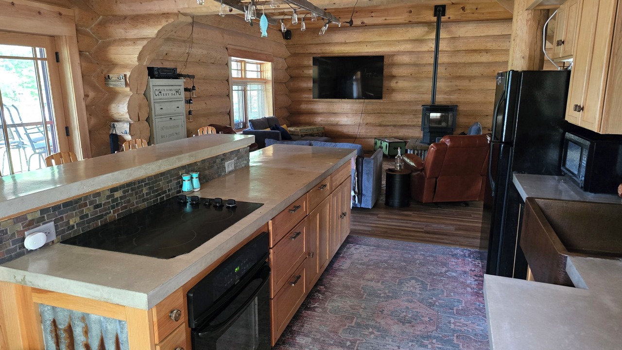 Photo of Kitchen in White Cloud
