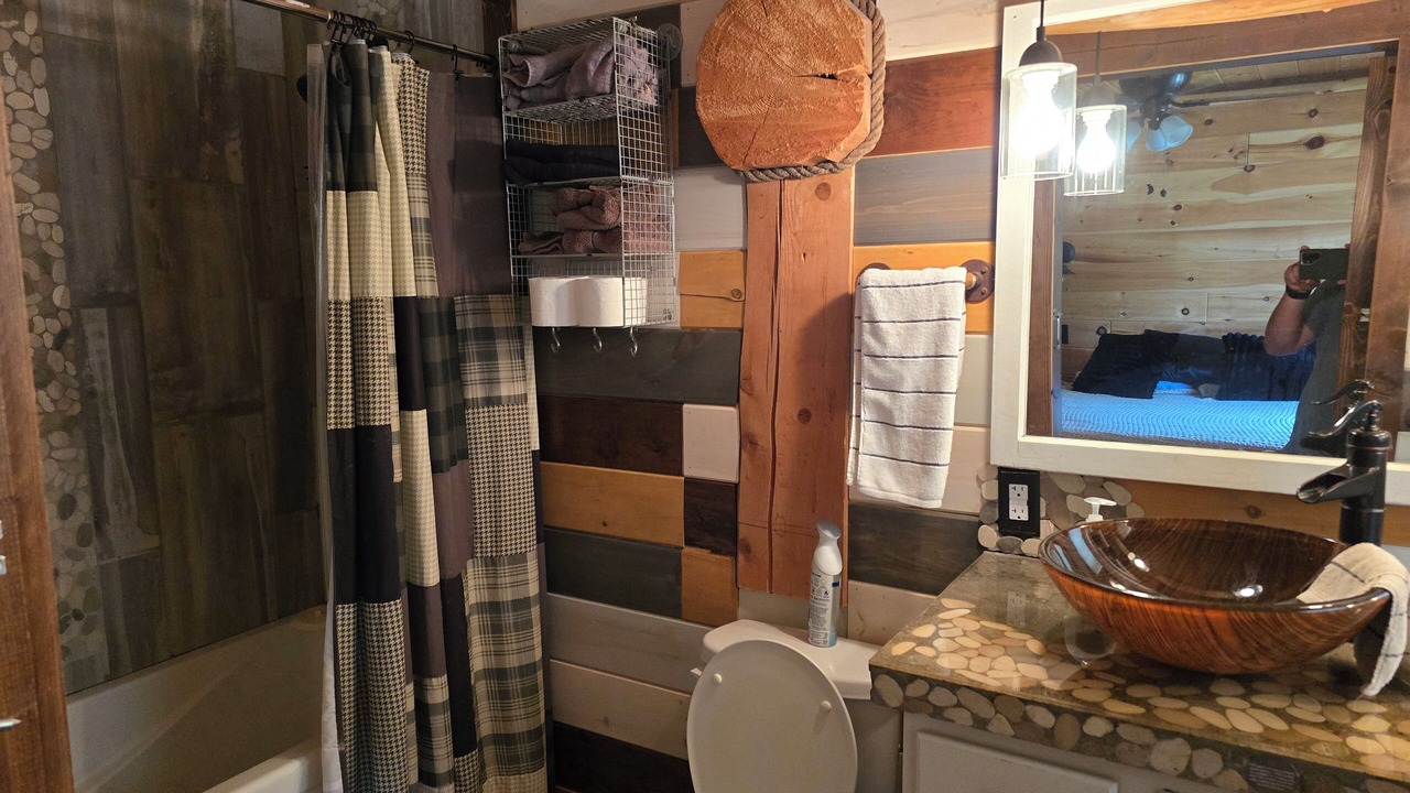 Photo of Bathroom in White Cloud