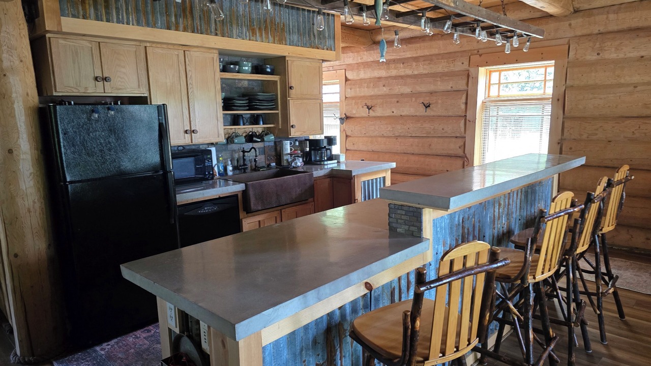 Photo of Kitchen in White Cloud