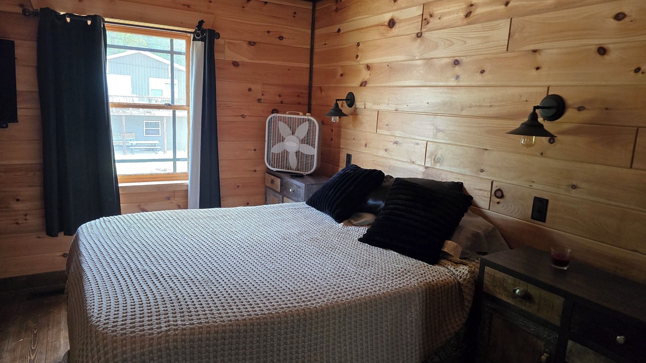 Photo of Bedroom in White Cloud