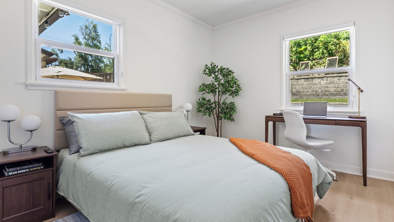 Photo of Bedroom in La Crescenta