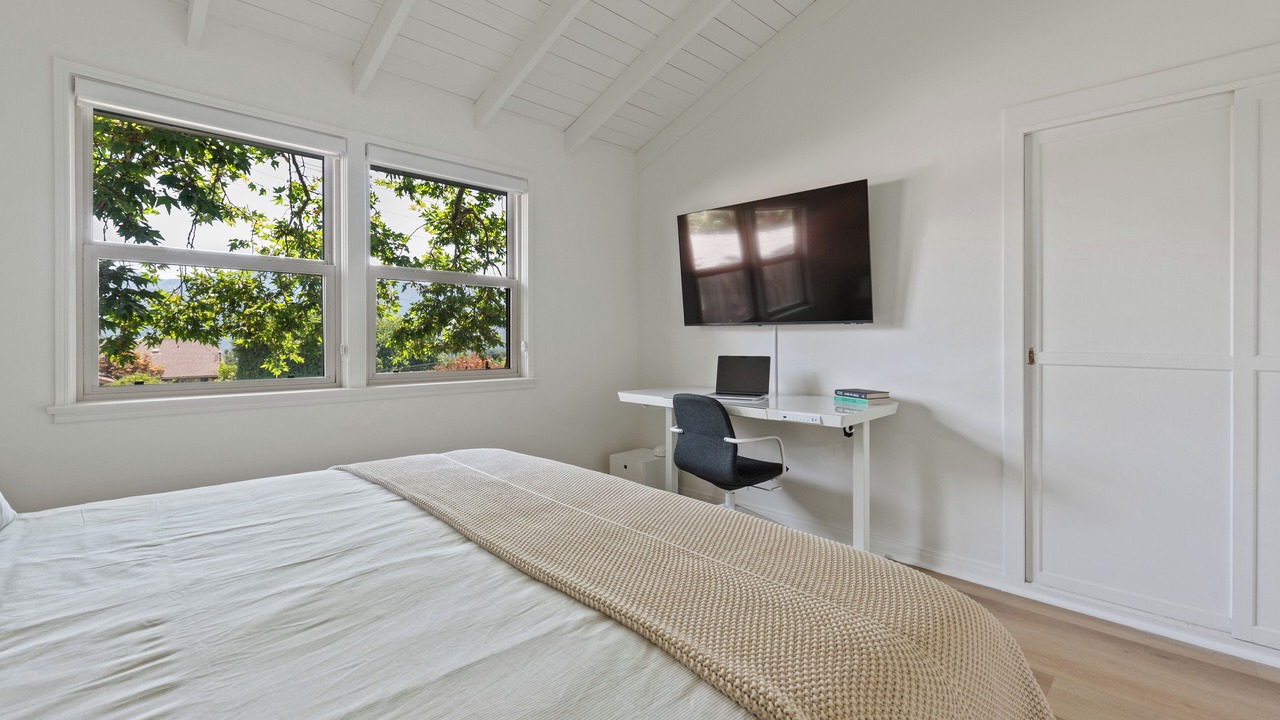 Photo of Bedroom in La Crescenta