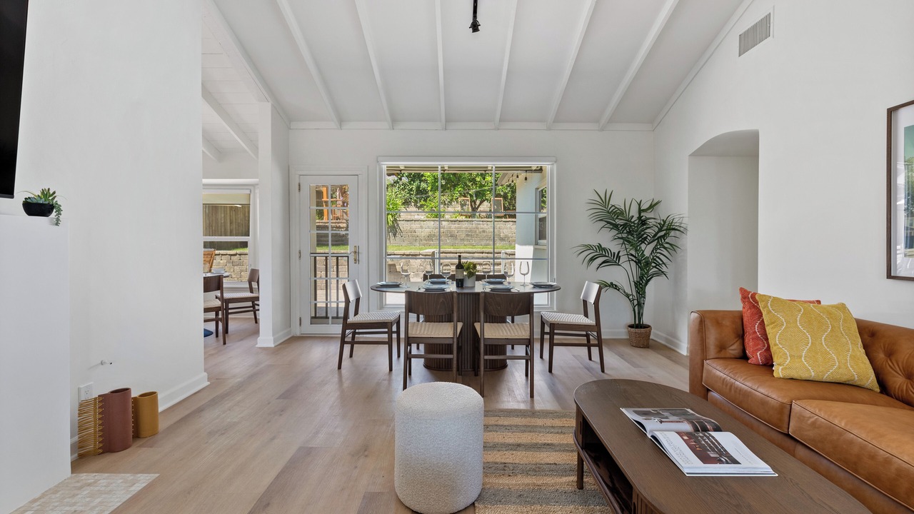 Photo of Livingroom in La Crescenta